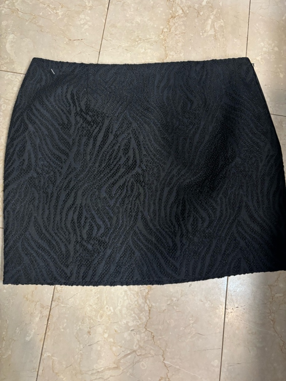 TAHARI Black Textured Mini Skirt - Classic Pull-On Style NWT